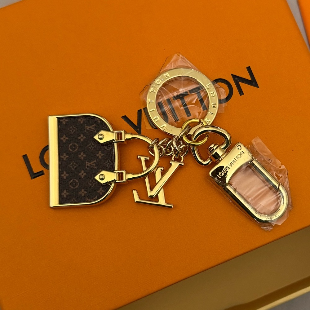 Pre-Owned Louis Vuitton Keychain 3 Charms - Picture 4 of 4
